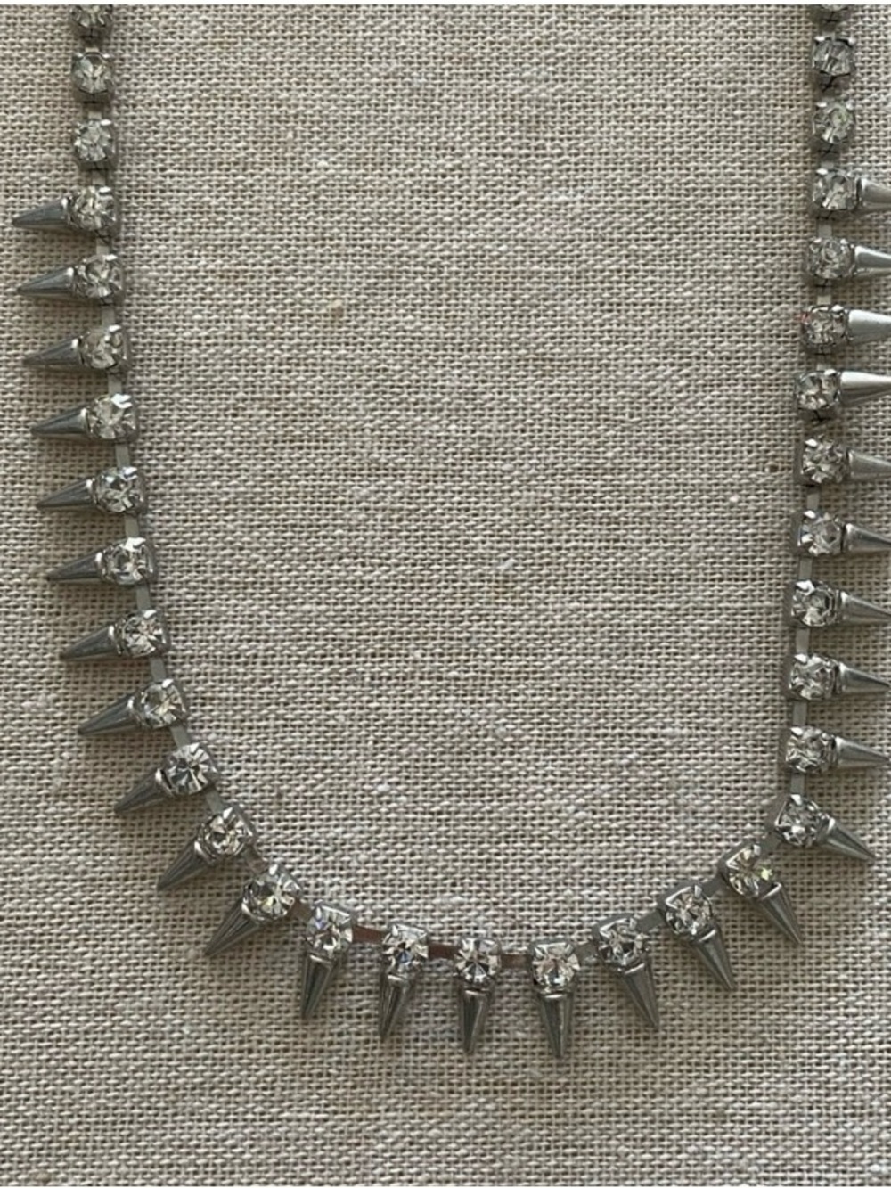 [ARCHIVE DROP 01] Y2K H&M "Jimmy Choo Era" Spike Choker - EUC - Picture 5 of 6